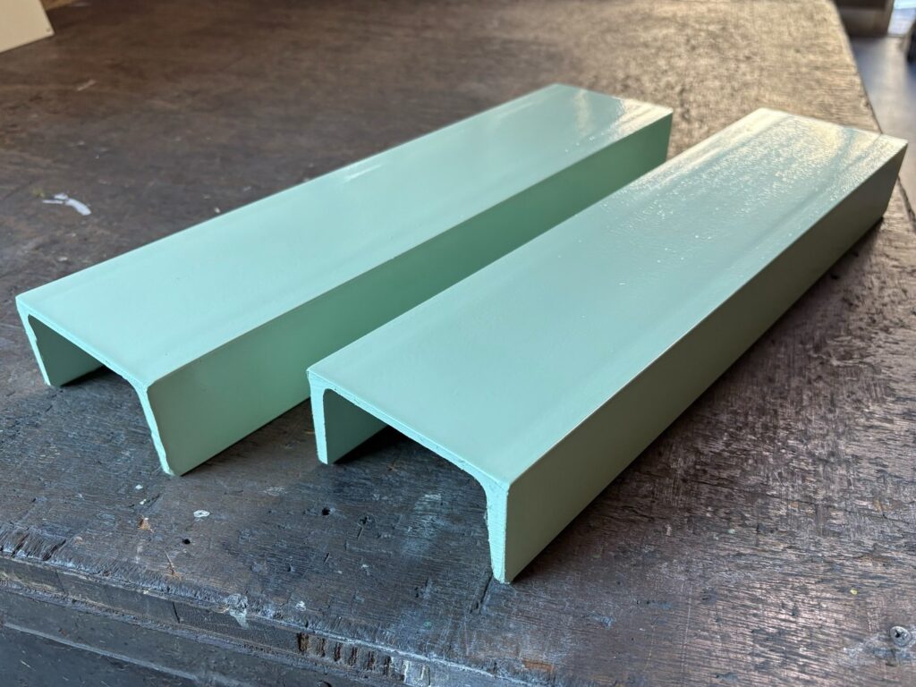 架台メラミン焼付塗装後